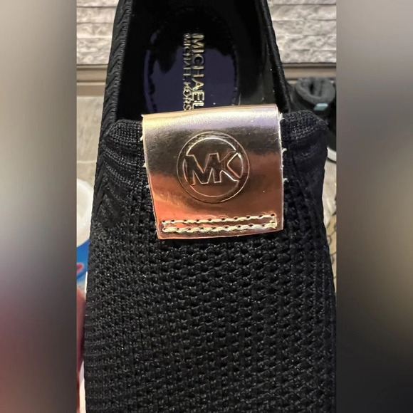 Michael Kors Slipon Logo Embossed size 6.5 textile upper and rubber sole - Picture 6 of 7